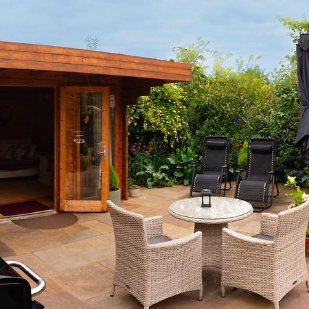 Moors Wood Relaxing ,Tranquil Retreat With Hot Tub Chippenham (Wiltshire) Exterior foto