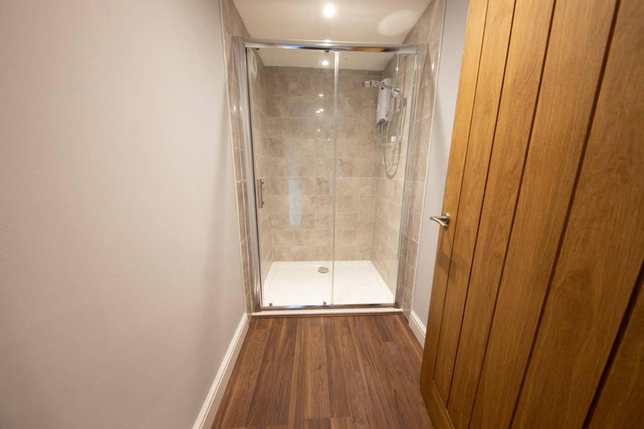 Moors Wood Relaxing ,Tranquil Retreat With Hot Tub Chippenham (Wiltshire) Exterior foto