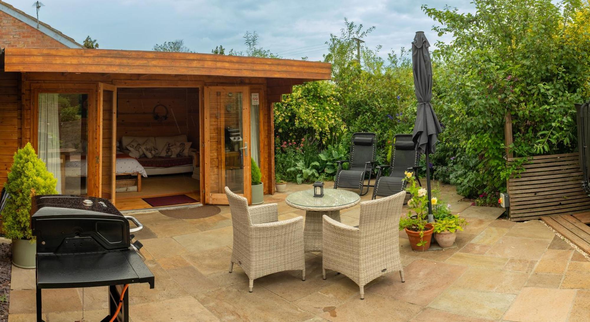 Moors Wood Relaxing ,Tranquil Retreat With Hot Tub Chippenham (Wiltshire) Exterior foto