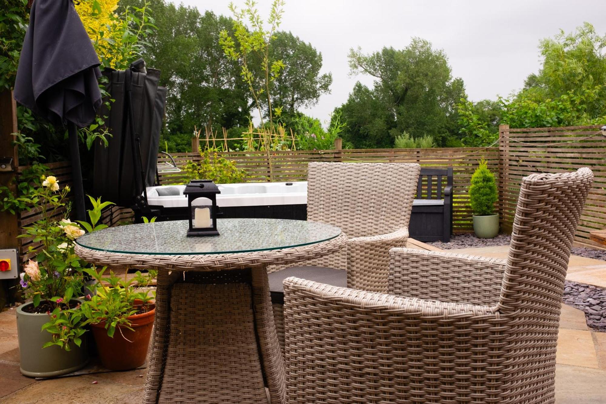 Moors Wood Relaxing ,Tranquil Retreat With Hot Tub Chippenham (Wiltshire) Exterior foto